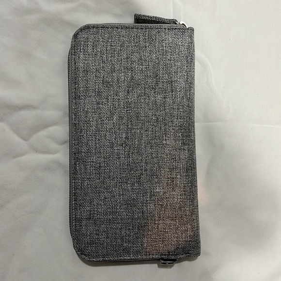 COPY - RFIDsafe LX250 travel wallet - Picture 3 of 7